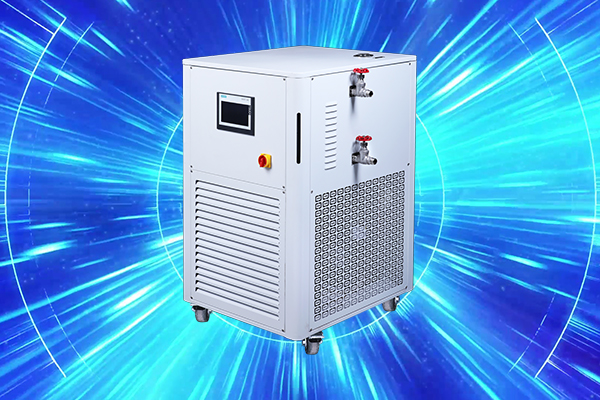 小型高低溫循環一體機的導熱油詳細介紹